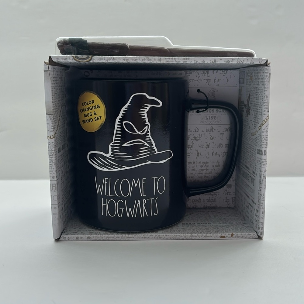 Rae Dunn Harry Potter Welcome To Hogwarts Color Changing 21 oz Mug And Wand Set